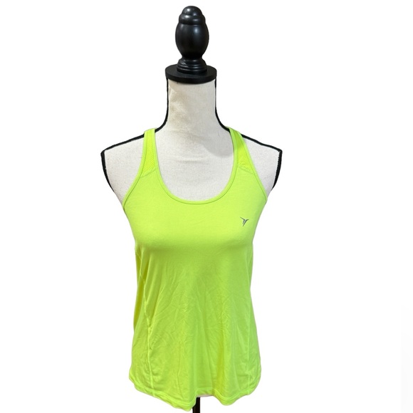 Old Navy Tops - Semi Fitted Work Out Tank Top